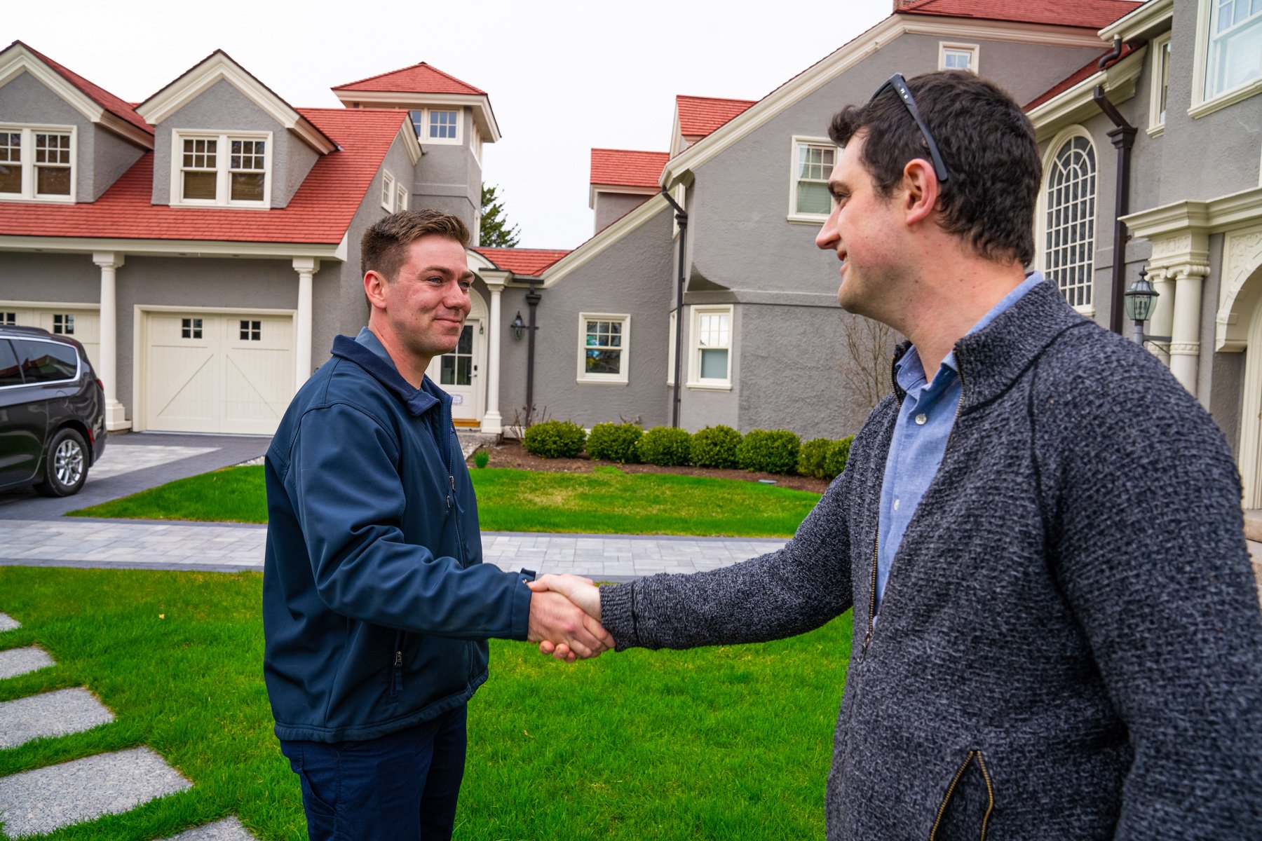 lawn care technician customer 112